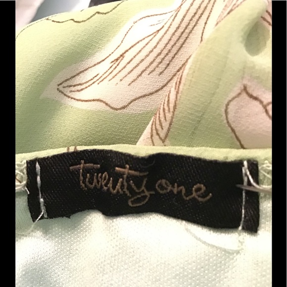 Twenty one pretty top with lining. S - Picture 4 of 5